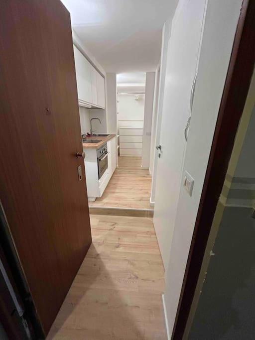 Studio Apartment Near Bocconi Мілан Екстер'єр фото