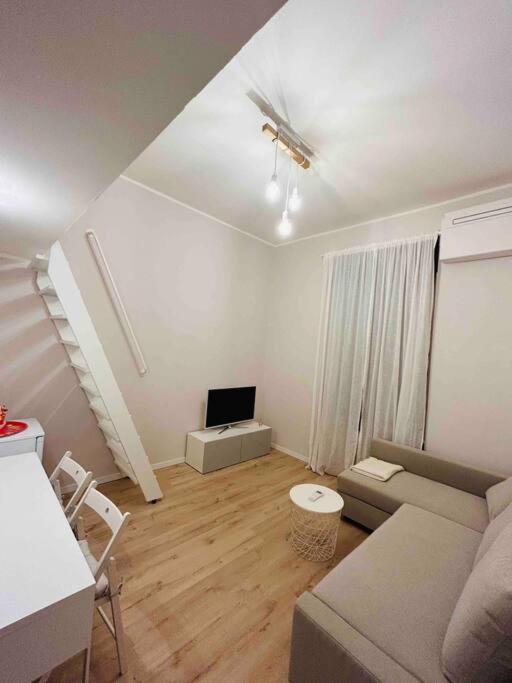 Studio Apartment Near Bocconi Мілан Екстер'єр фото